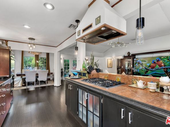 5341 Mecca Avenue, Tarzana CA 91356