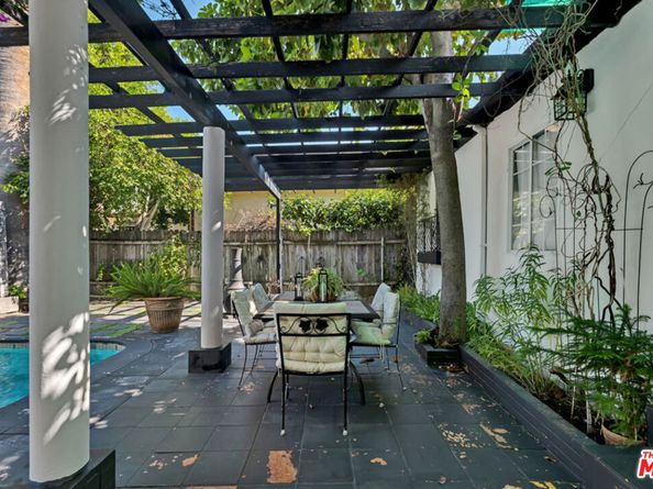 5341 Mecca Avenue, Tarzana CA 91356