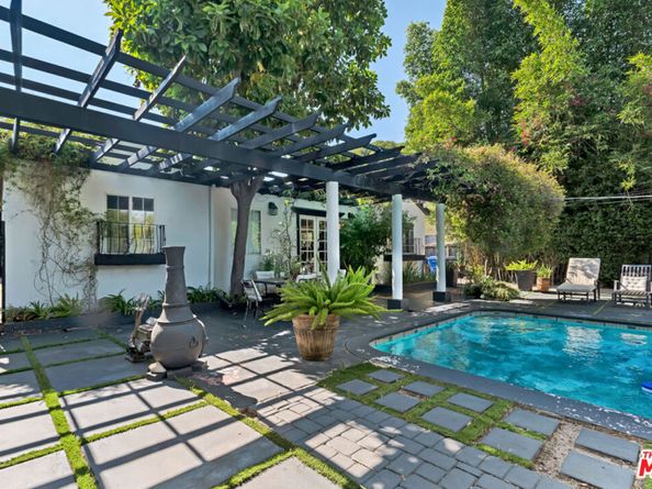 5341 Mecca Avenue, Tarzana CA 91356