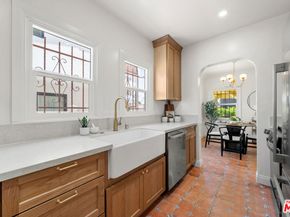 2935 Redondo Boulevard, Los Angeles CA 90016