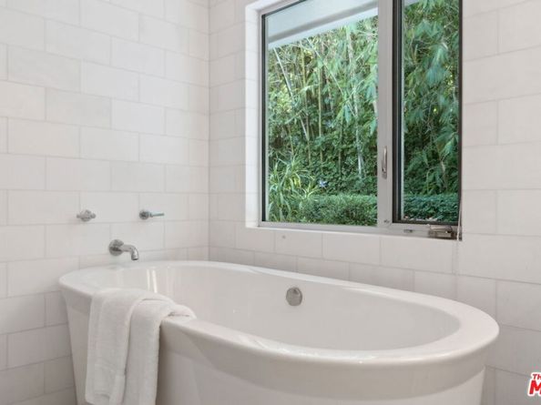 1726 Stone Canyon Road, Los Angeles CA 90077