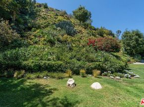 1726 Stone Canyon Road, Los Angeles CA 90077