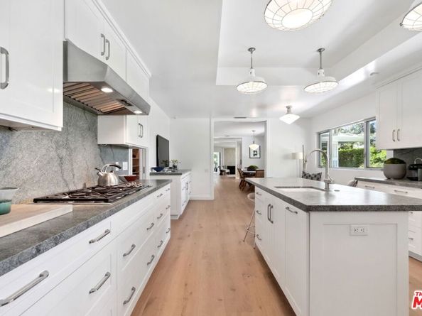 1726 Stone Canyon Road, Los Angeles CA 90077