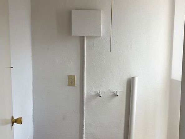 2812 Alsace Avenue, Los Angeles CA 90016