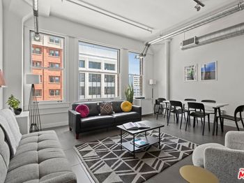 939 S Broadway