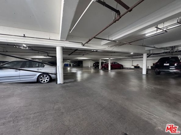 8220 Norton Avenue, West Hollywood CA 90046