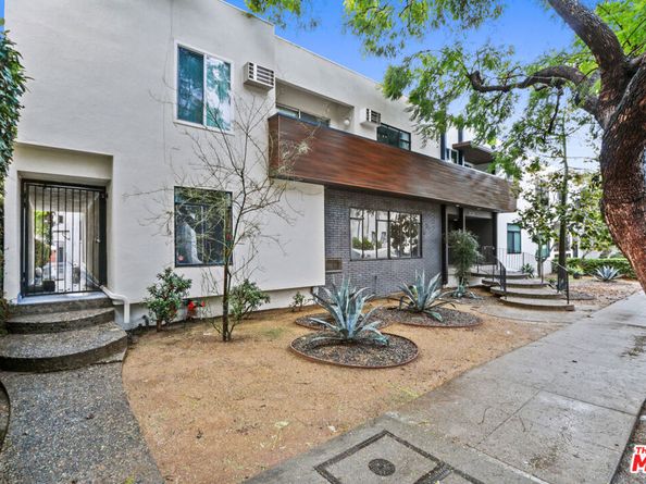 8220 Norton Avenue, West Hollywood CA 90046