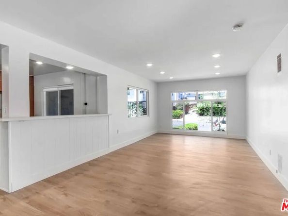 8220 Norton Avenue, West Hollywood CA 90046