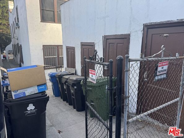 1531 Silver Lake Boulevard, Los Angeles CA 90026