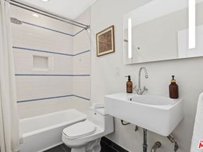 1233 N Laurel Avenue 109, West Hollywood CA 90046