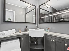 1233 N Laurel Avenue 109, West Hollywood CA 90046