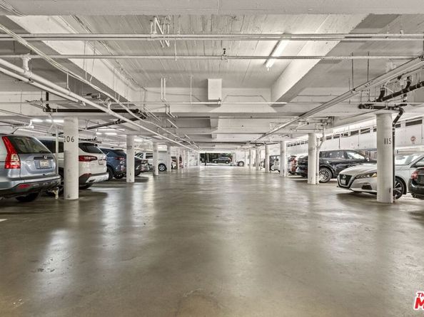 1233 N Laurel Avenue 109, West Hollywood CA 90046