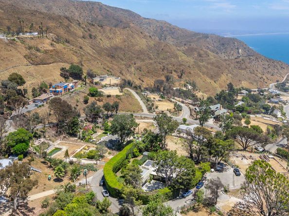 20556 Little Rock Way, Malibu CA 90265