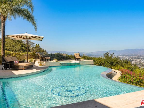 7833 Torreyson Drive, Los Angeles CA 90046