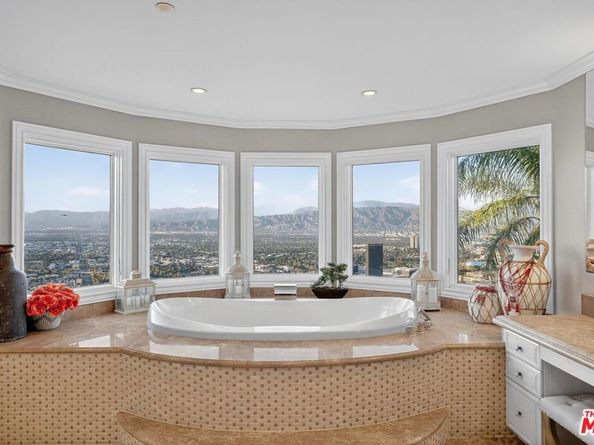 7833 Torreyson Drive, Los Angeles CA 90046