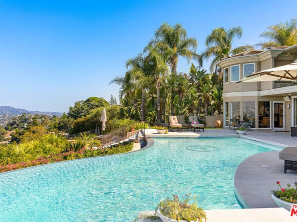 7833 Torreyson Drive, Los Angeles CA 90046