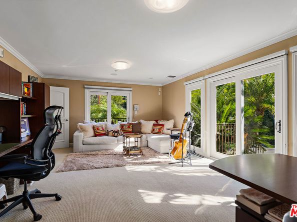 7833 Torreyson Drive, Los Angeles CA 90046