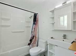 227 Alta Avenue, Santa Monica CA 90402
