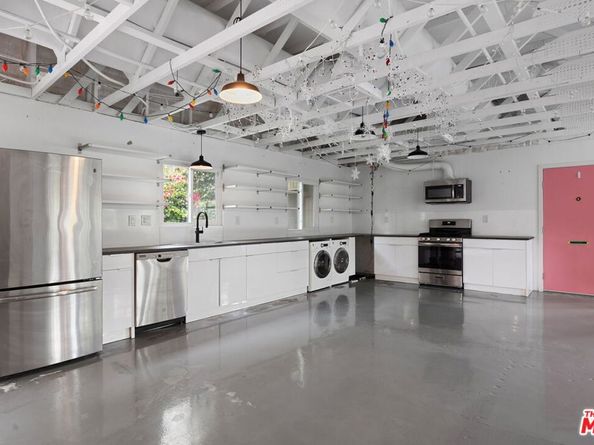 227 Alta Avenue, Santa Monica CA 90402