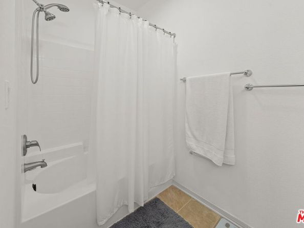 16730 Nicklaus Drive 51, Sylmar CA 91342