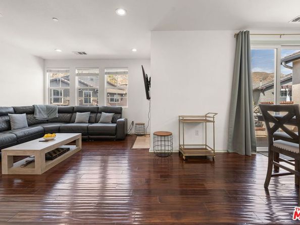 16730 Nicklaus Drive 51, Sylmar CA 91342