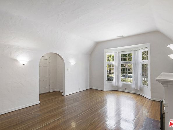 1016 S Curson Avenue, Los Angeles CA 90019