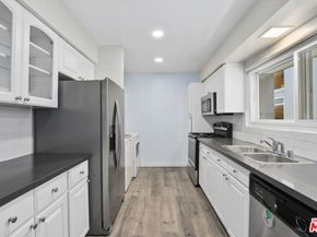 322 E Spruce Avenue E, Inglewood CA 90301