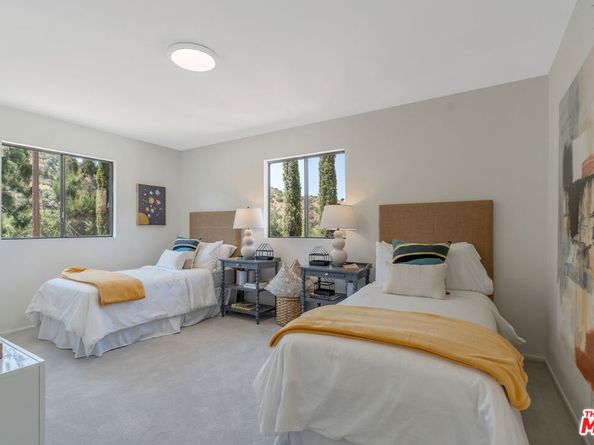 2260 Hollister Terrace, Glendale CA 91206