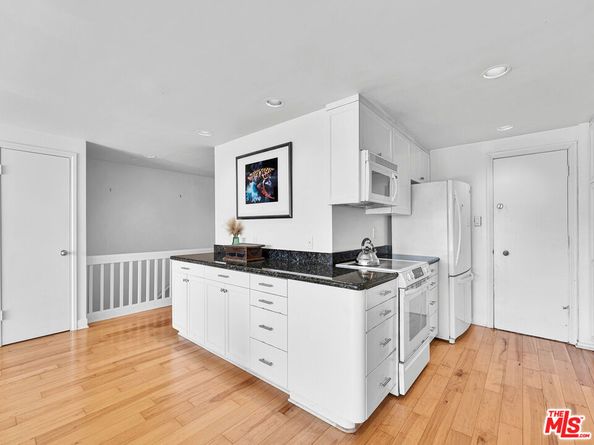 23922 De Ville Way B, Malibu CA 90265