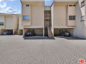 23922 De Ville Way B, Malibu CA 90265