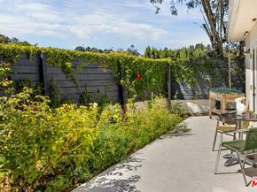 8704 Hollywood Hills Road, Los Angeles CA 90046