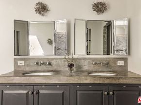 8704 Hollywood Hills Road, Los Angeles CA 90046