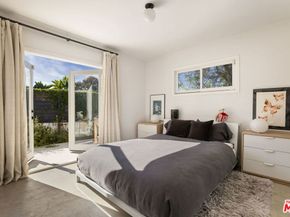 8704 Hollywood Hills Road, Los Angeles CA 90046