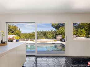 8704 Hollywood Hills Road, Los Angeles CA 90046