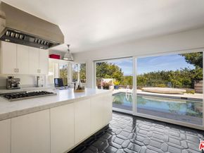 8704 Hollywood Hills Road, Los Angeles CA 90046