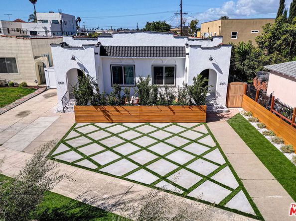 2813 12th Avenue, Los Angeles CA 90018