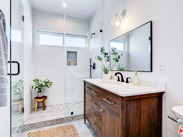 2813 12th Avenue, Los Angeles CA 90018