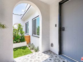 2813 12th Avenue, Los Angeles CA 90018