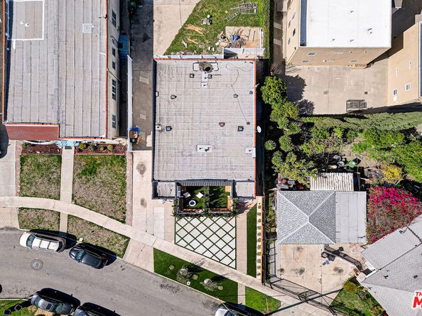 2813 12th Avenue, Los Angeles CA 90018