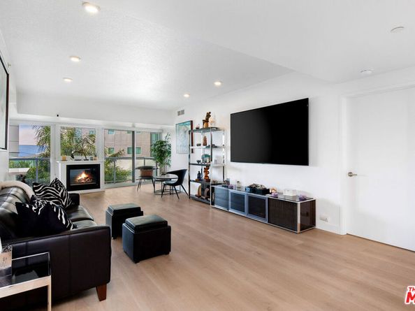 13600 MARINA POINTE Drive 401, Marina Del Rey CA 90292