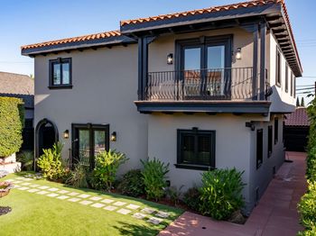 5558 Edgewood Place