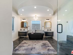 5558 Edgewood Place, Los Angeles CA 90019