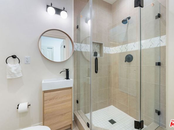 5558 Edgewood Place, Los Angeles CA 90019
