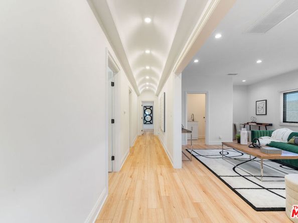 5558 Edgewood Place, Los Angeles CA 90019