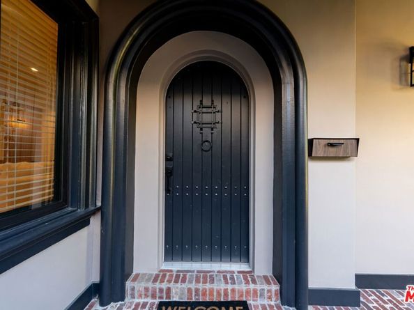 5558 Edgewood Place, Los Angeles CA 90019