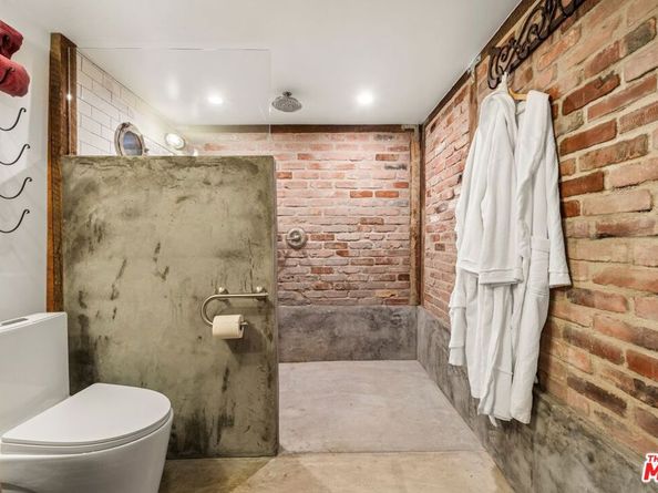 2116 3rd Street, Santa Monica CA 90405