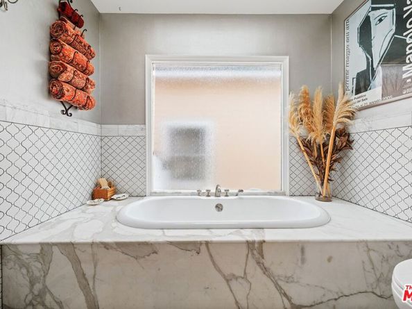 2116 3rd Street, Santa Monica CA 90405