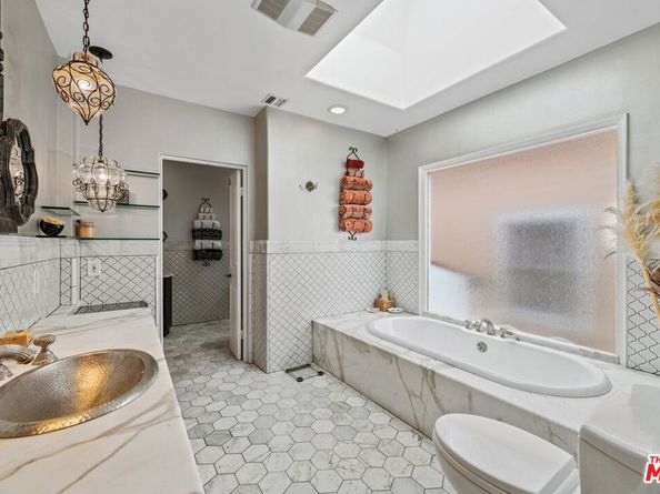 2116 3rd Street, Santa Monica CA 90405