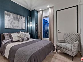 1137 Hacienda Place 104, West Hollywood CA 90069
