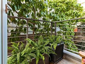1137 Hacienda Place 104, West Hollywood CA 90069